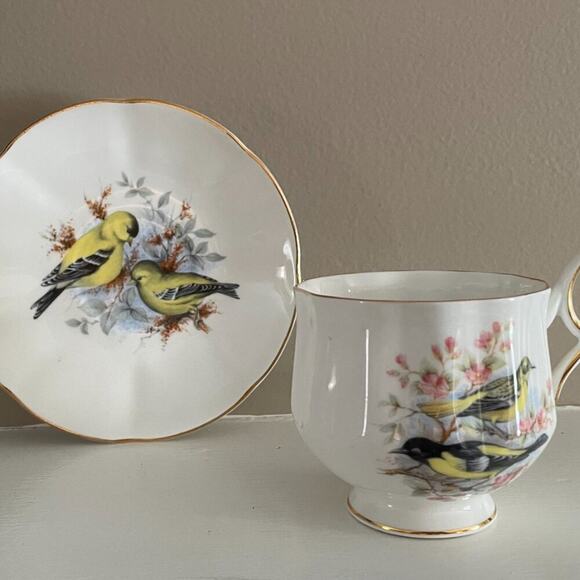 VTG Royal Dover Bone China, England, Teacup & Saucer, Yellow Birds, Pink, Floral - Picture 4 of 8